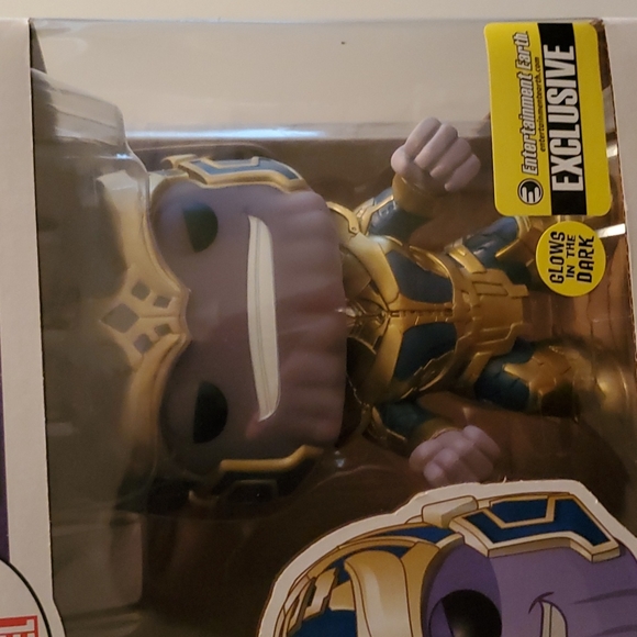 Thanos (Glow in the Dark) Entertainment Earth Exclusive - 6 Inch Glow in Dark - Picture 9 of 10